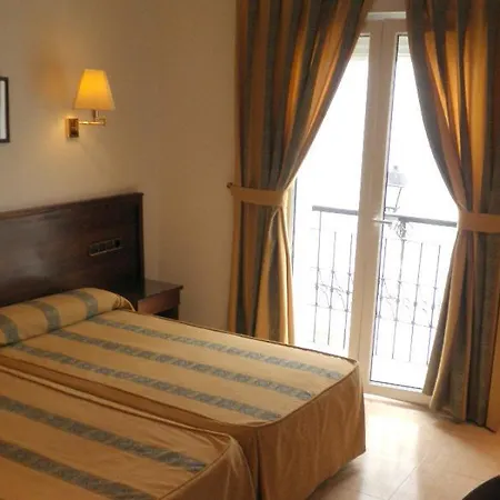 Tio Felipe Hotel 2*